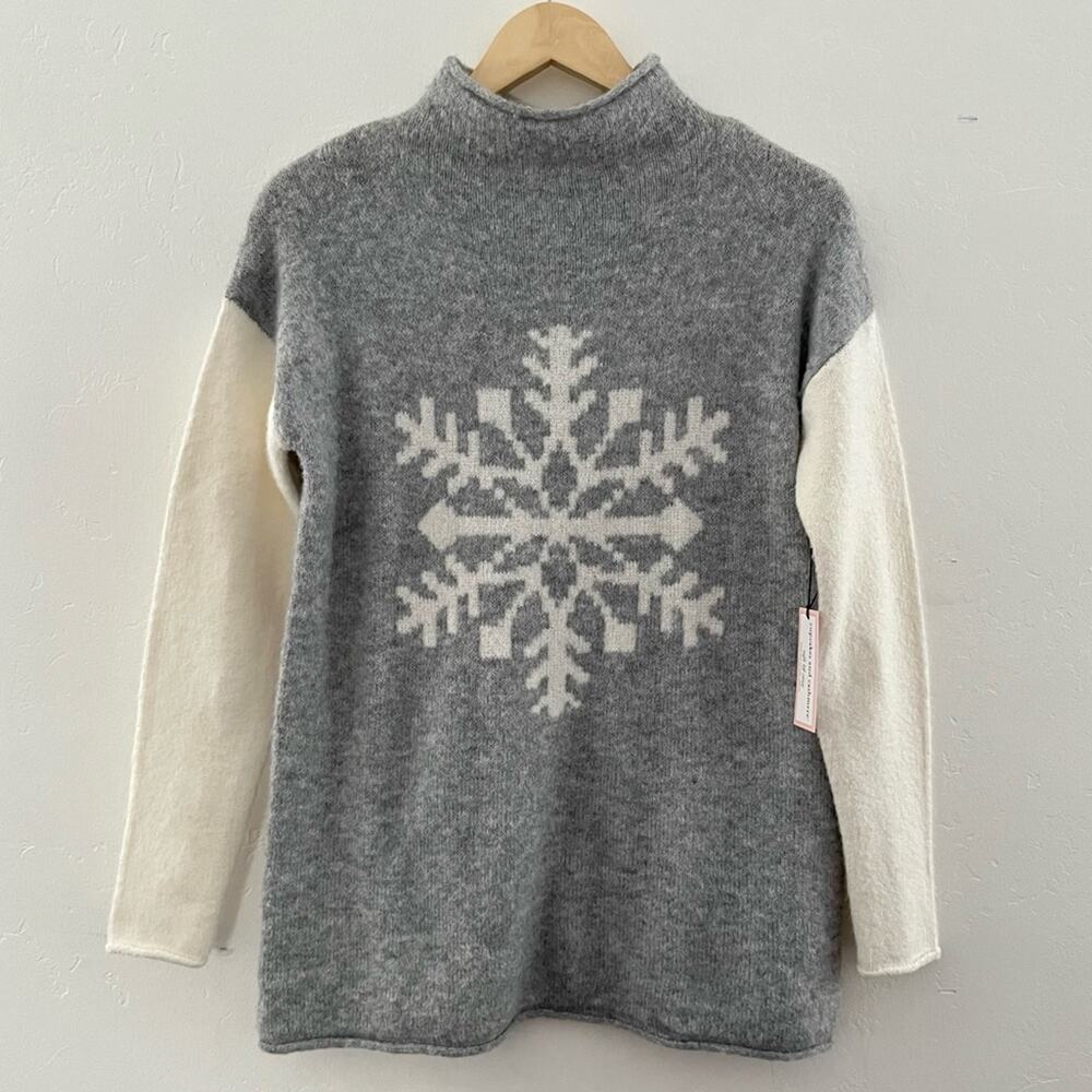 Cupcakes and Cashmere Snowflake Sweater Size XS Gray Knit Winter Christmas NEW